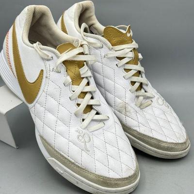 Size 8 Nike LegendX 7 Academy White Gold Sneakers
