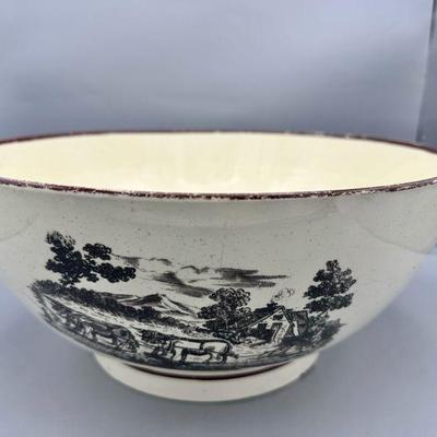 Late 18th Century English Creamware Bowl

