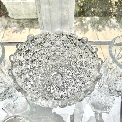 Large Russian-cut crystal bowl with daisy & button - brilliant period
