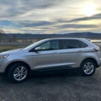 2015 Ford Edge SEL 4x4 with only 92500 miles. Clean! Runs & drives great!