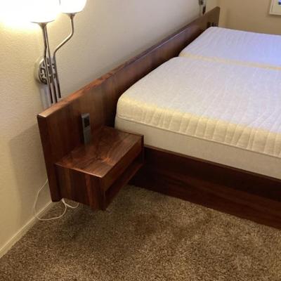 Westnofa Cal-King platform bed with floating nightstands Rosewood