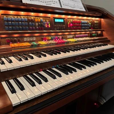 Spectacular Lowrey Promenade X400 organ. Receipt shows cost of 55,000.00 in 1998. Yrs, you read that correctly- 55 THOUSAND dollars.! 
