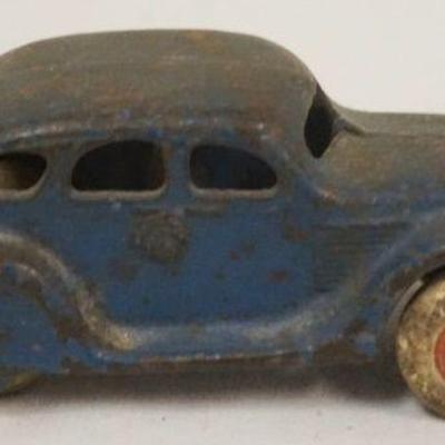 1228	ANTIQUE CAST IRON TOY ARCADE CAR, APPROXIMATELY 4 IN X 1 1/2 IN H
