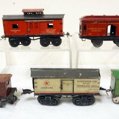 1046	IVES TRAIN O GAUGE  GROUP OF 5 CARS, #67 CABOOSE, #86 UNION LINE, #60 MAIL, UNION PACIFIC
