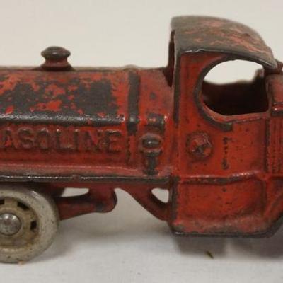 1233	ANTIQUE CAST IRON TOY GASOLINE TRUCK, APPROXIMATELY 5 IN X 2 1/2 IN H
