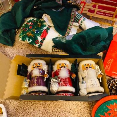 Nutcracker Village 3 Santas