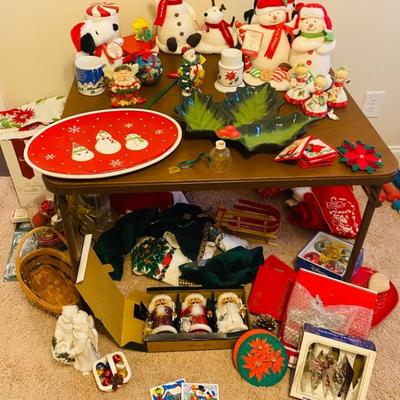 Hallmark, Disney, Vintage Christmas Decor