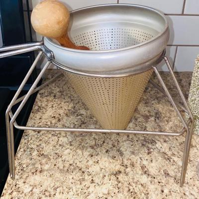 Mid Century 3 pc Strainer