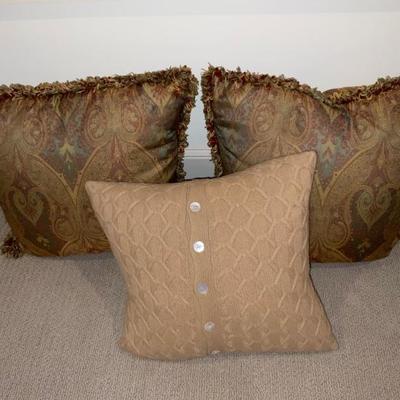 Lot of 3 Pillows 