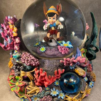Large Pinocchio snow globe