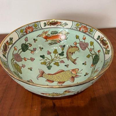 Beautiful Chinese Qing Period "Gold Carp In Lotus" Design Porcelain Bowl