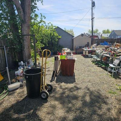 Yard sale photo in Kennewick, WA