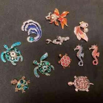 MSS034 Eleven Sea Life Themed Brooches