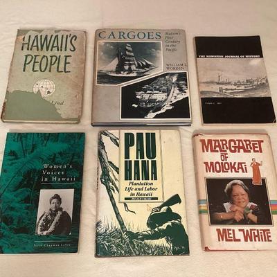 MSS214 Vintage Books About The History Of Hawaii
