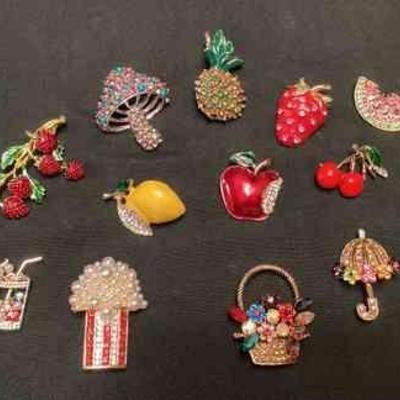 MSS037 Twelve Food Themed Brooches & More!