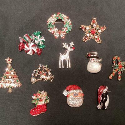 MSS032 Eleven Christmas Themed Brooches