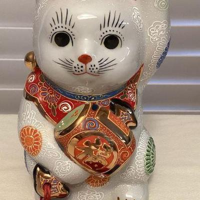 MSS045 Japanese Kutani? Porcelain Lucky Neko Cat