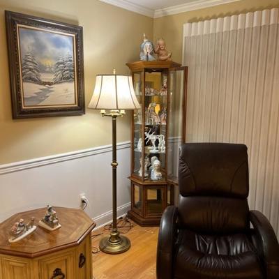 Small display curio 