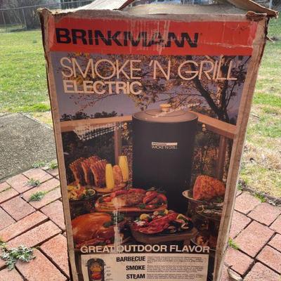 New Brinkman electric smoker, in its original box.