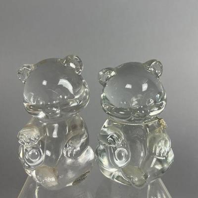 Lot 1059 | 2 Fenton Crystal Bears