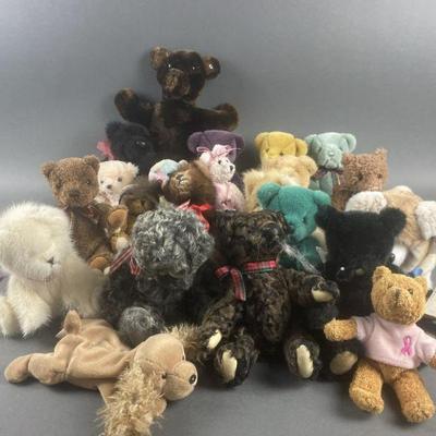 Lot 125 | Lot Of Bears