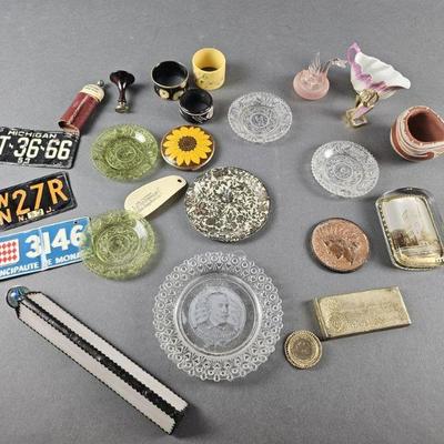 Lot 487 | Contents on Table