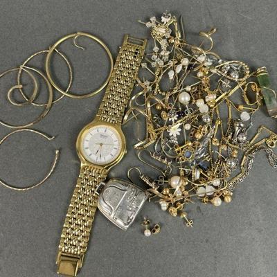 Lot 342 | Vintage Sieko Watch & Jewelry