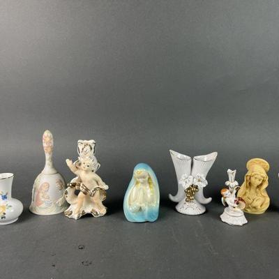 Lot 1319 | Vases and more