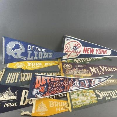 Lot 1212 | Lot Of Pendants