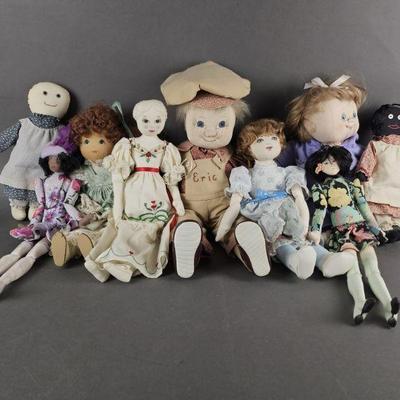 Lot 319 | Large Vintage Cloth Doll Lots