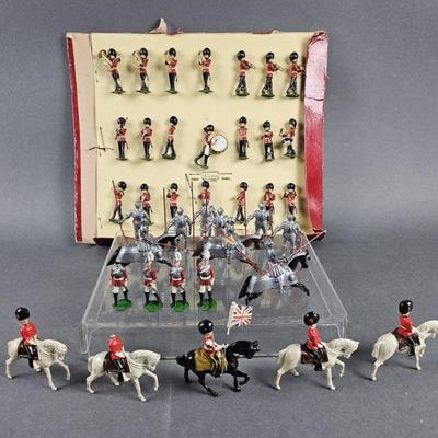 Lot 135 | Vintage Lead Toy Soldiers
