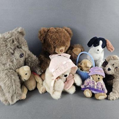 Lot 325 | Vintage Teddy Bears! Boyd's, Mare's, Gund & More!