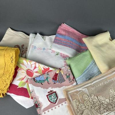 Lot 1383 | Vintage Linens