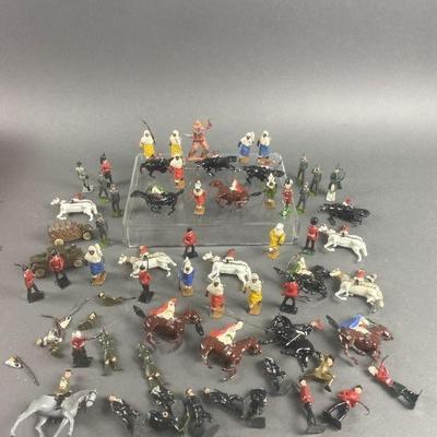 Lot 130 | Vintage Miniature Lead Soldiers