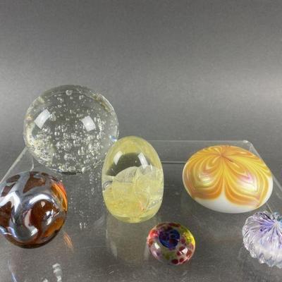 Lot 304 | Paperweight Lot