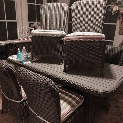 Wicker table and 6 chairs