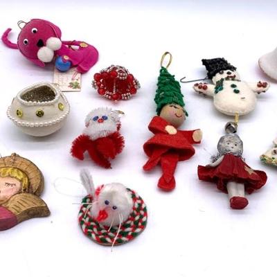Several lots of vintage Christmas