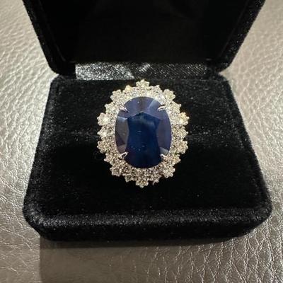 Sapphire and diamond 14k gold ring