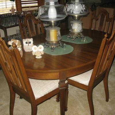 dining room table, leaves & chairs  buy it now $ 235.00