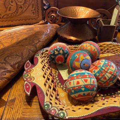 Solid copper Spittoon, Gregorian USA and Hand carved tray made in Bulgaria