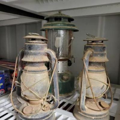 #7526 â€¢ (3) Lanterns
