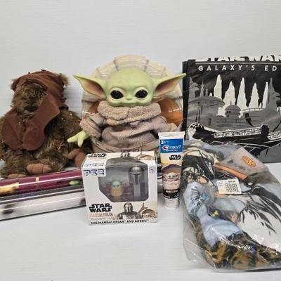 #4750 â€¢ (9) Star Wars Collectables/Poster/Bag
