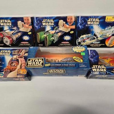 #4764 â€¢ (6) Star Wars Collectables
