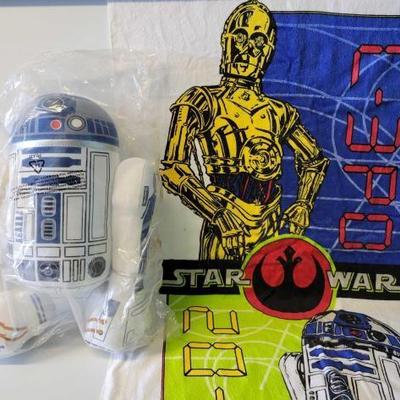 #3786 â€¢ Star Wars Towel and R2-D2 Pillow
