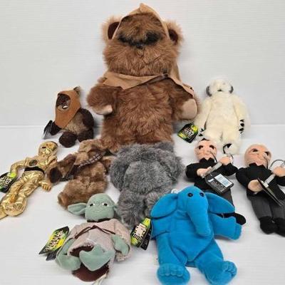 #4732 â€¢ (10) Star Wars Stuffed Animals
