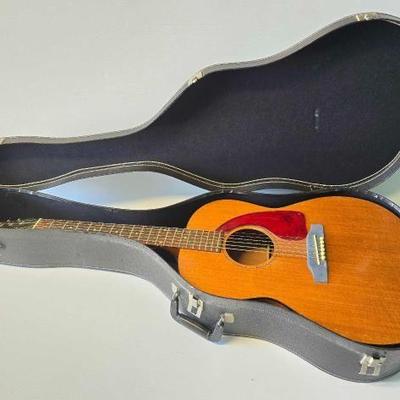 #3008 â€¢ Gibson Acoustic Guitar

