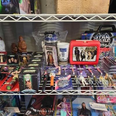 #4726 â€¢ (40) Star Wars Collectables
