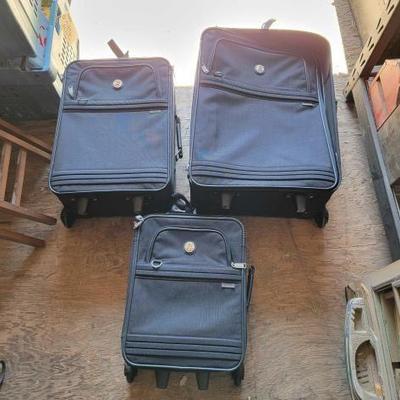 #2998 â€¢ (3) Olympia Suitcases
