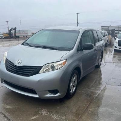 #180 â€¢ 2011 Toyota Sienna
