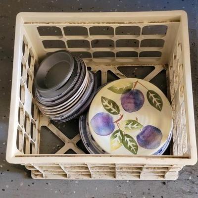 #2956 â€¢ Tote of Plates & Bowls
